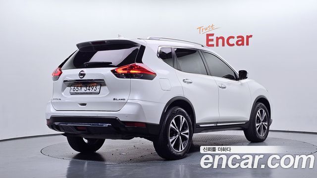 Nissan X-Trail 2018 — photo 2