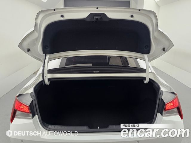 Hyundai AVANTE 2021 — photo 19