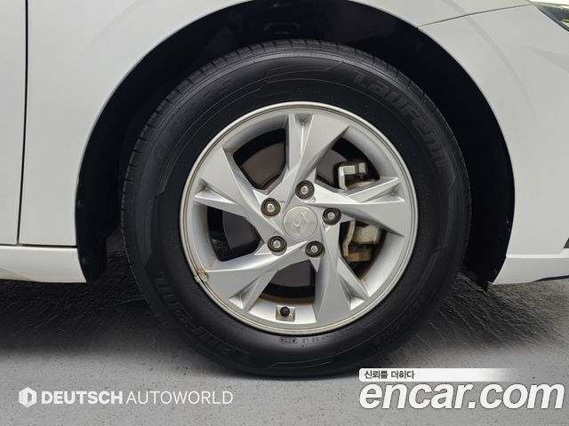 Hyundai AVANTE 2021 — photo 20