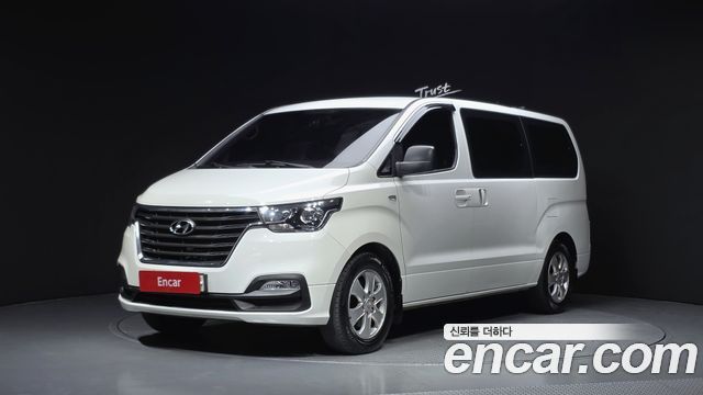 Hyundai Starex 2018 — photo 1