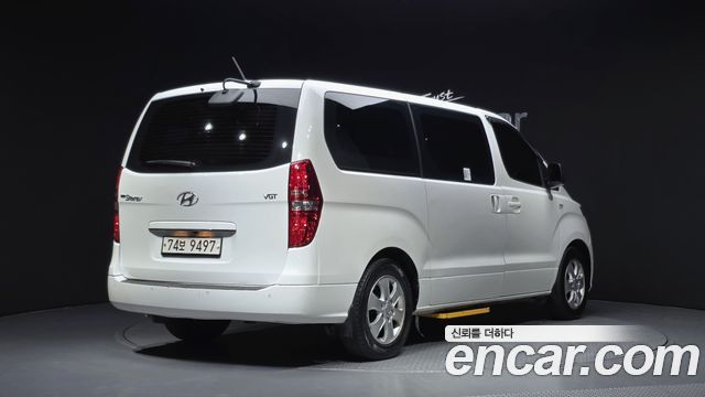 Hyundai Starex 2018 — photo 2