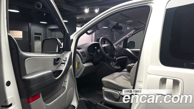 Hyundai Starex 2018 — photo 10