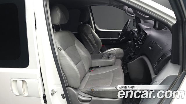 Hyundai Starex 2018 — photo 11