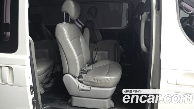 Hyundai Starex 2018 — photo 12