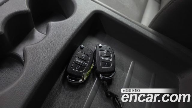 Hyundai Starex 2018 — photo 17