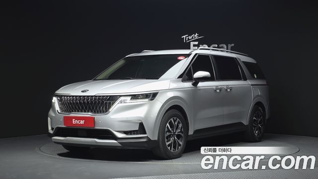Kia Canival 2021 — photo 1