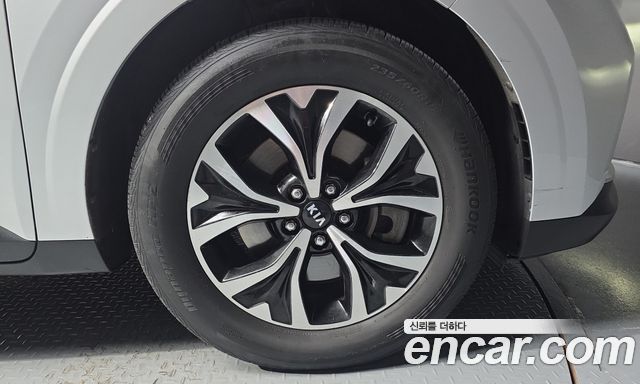Kia Canival 2021 — photo 7