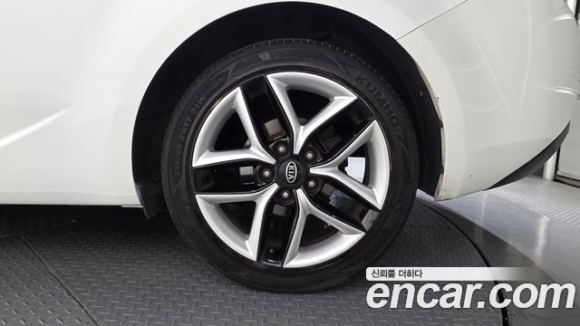 Kia Porte 2012 — photo 5