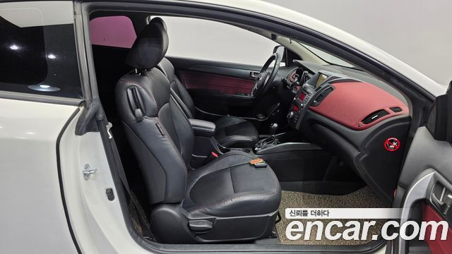 Kia Porte 2012 — photo 17