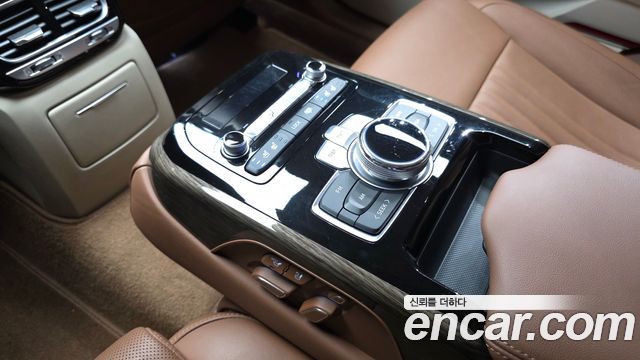 Genesis G90 2020 — photo 25