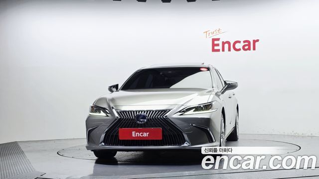 Lexus ES 2021 — photo 3