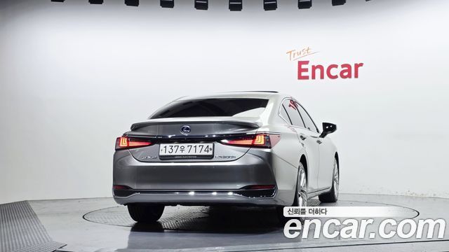 Lexus ES 2021 — photo 4
