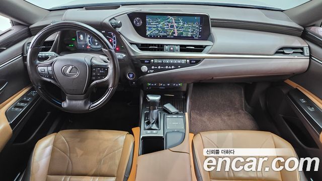 Lexus ES 2021 — photo 7