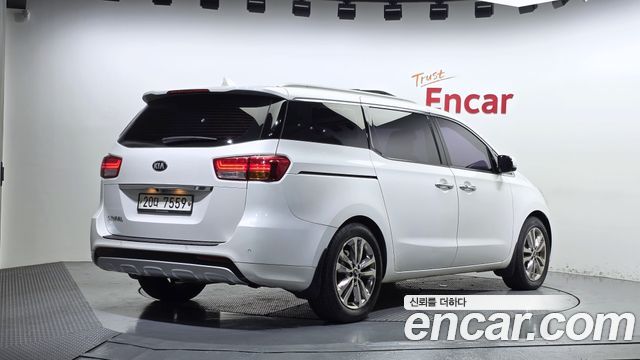 Kia Canival 2015 — photo 2