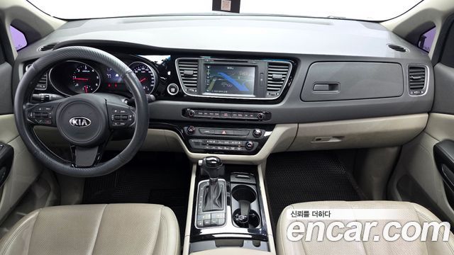 Kia Canival 2015 — photo 10