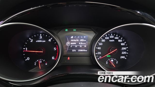 Kia Canival 2015 — photo 11