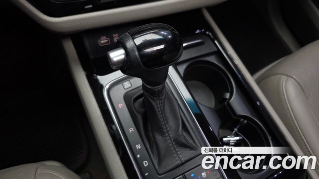 Kia Canival 2015 — photo 12
