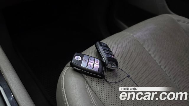 Kia Canival 2015 — photo 22