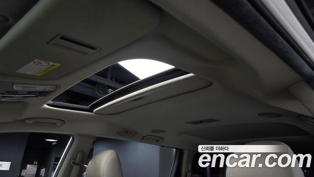 Kia Canival 2015 — photo 23