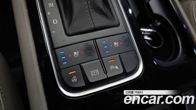 Kia Canival 2015 — photo 25