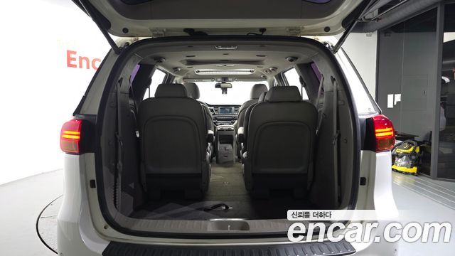 Kia Canival 2015 — photo 26