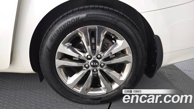 Kia Canival 2015 — photo 7