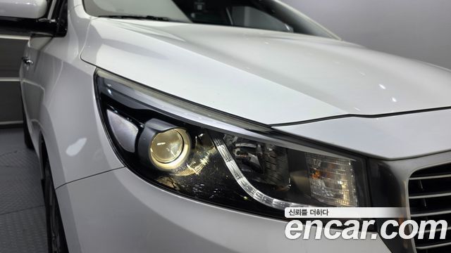Kia Canival 2015 — photo 8