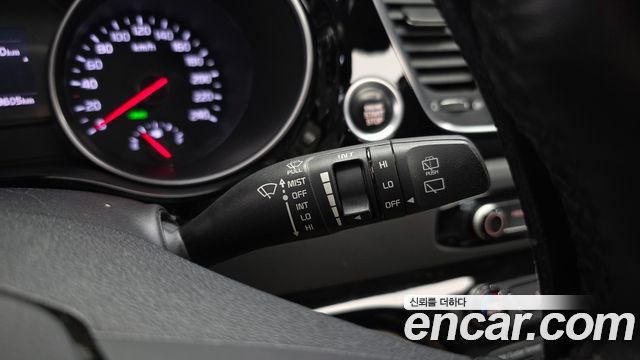 Kia Canival 2015 — photo 34