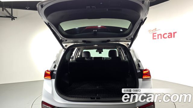 Hyundai Santafe 2019 — photo 18