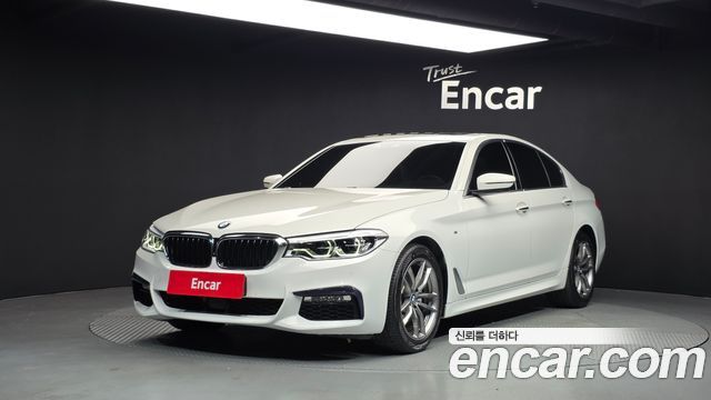 BMW 5-Series 2018 — photo 1
