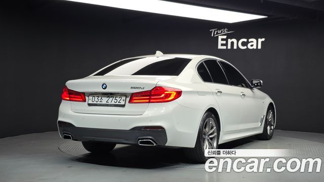 BMW 5-Series 2018 — photo 2