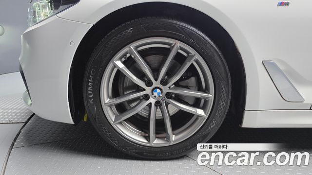BMW 5-Series 2018 — photo 5