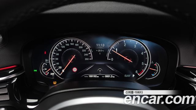 BMW 5-Series 2018 — photo 8