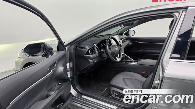 Toyota Camry 2024 — photo 10