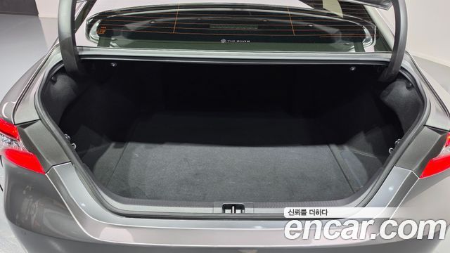 Toyota Camry 2024 — photo 17