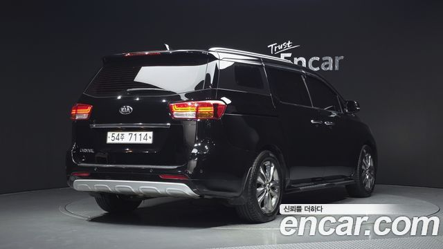 Kia Canival 2018 — photo 2