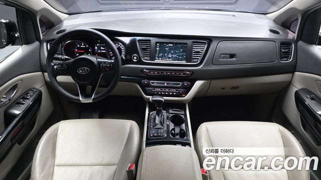 Kia Canival 2018 — photo 7