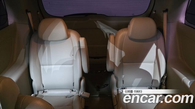 Kia Canival 2018 — photo 12