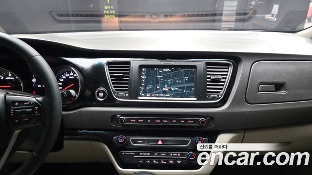 Kia Canival 2018 — photo 14
