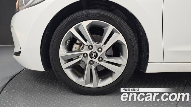 Hyundai AVANTE 2017 — photo 5