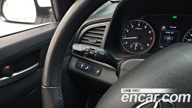 Hyundai AVANTE 2017 — photo 24