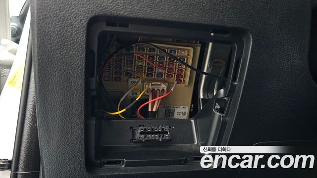 Hyundai AVANTE 2017 — photo 32