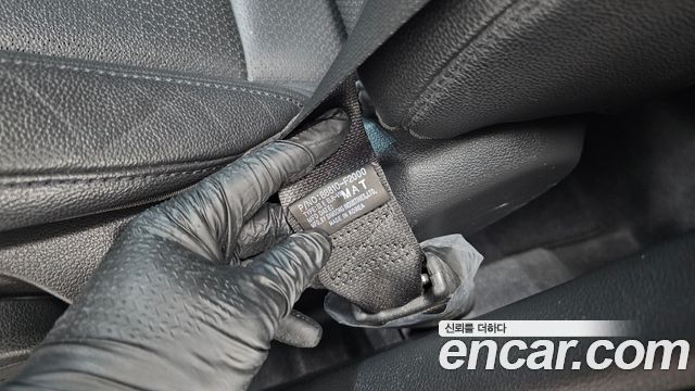 Hyundai AVANTE 2017 — photo 34