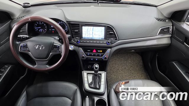 Hyundai AVANTE 2018 — photo 10