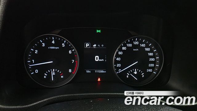 Hyundai AVANTE 2018 — photo 11