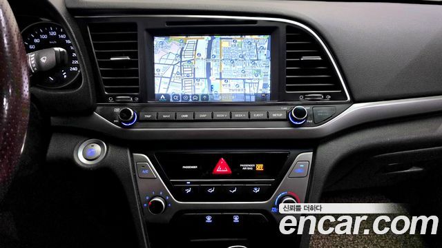 Hyundai AVANTE 2018 — photo 20