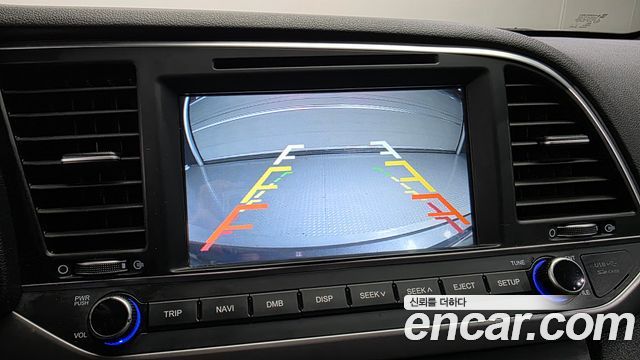 Hyundai AVANTE 2018 — photo 21