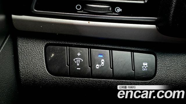 Hyundai AVANTE 2018 — photo 25