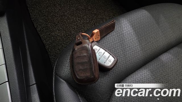 Hyundai AVANTE 2018 — photo 26