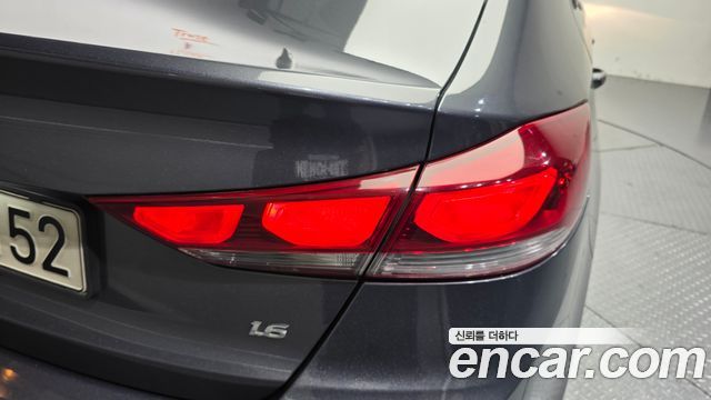 Hyundai AVANTE 2018 — photo 9